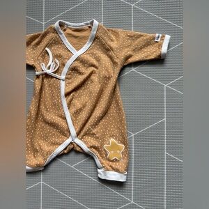 Bunnies by the Bay|Baby girl neutral Wrap jumpsuit onesie w star Detail•••3-6M